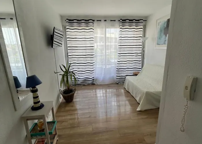 Premier Ligne شقة *